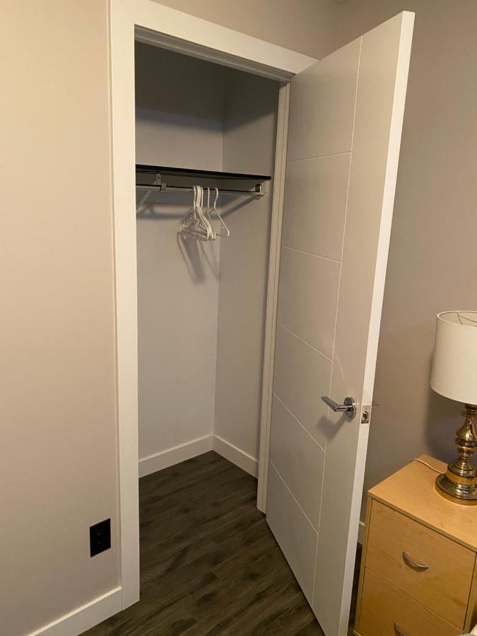 A Cozy 1 Bedroom Suit Saskatoon Eksteriør billede